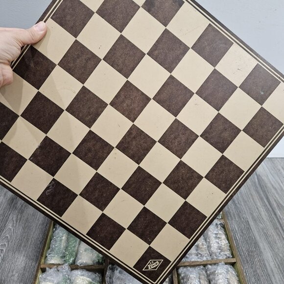 Rare Vintage Glazed Porcelain/Ceramic 32 Piece Chess Set with Carry/Storage Box - Picture 5 of 9